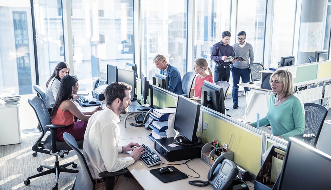 Ziggo grootzakelijk mensen aan het werk